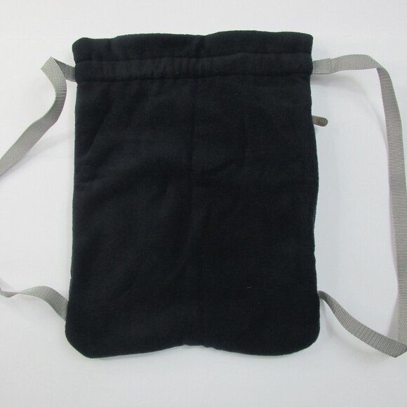 Nike Club Fleece Gloves with Quilted Backpack Shoulder Straps in Black - Picture 5 of 6